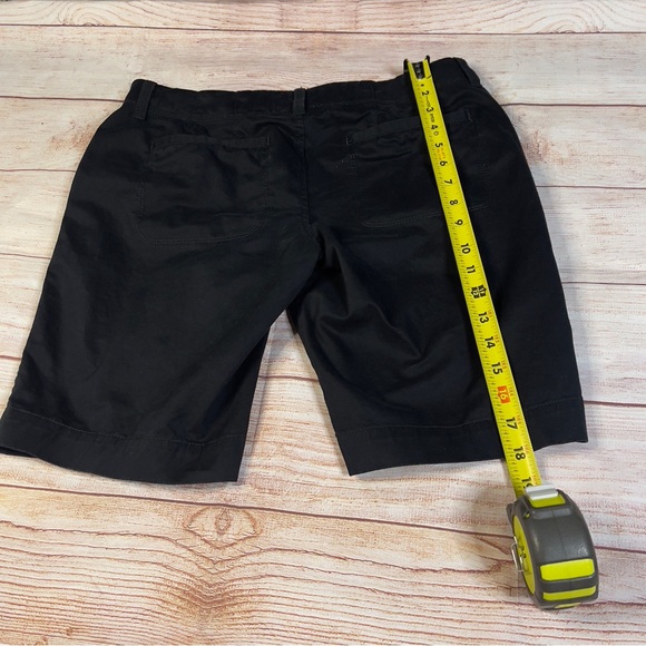 Womens Old Navy black Bermuda shorts size 6 low rise Perfect Bermudas - Picture 9 of 13
